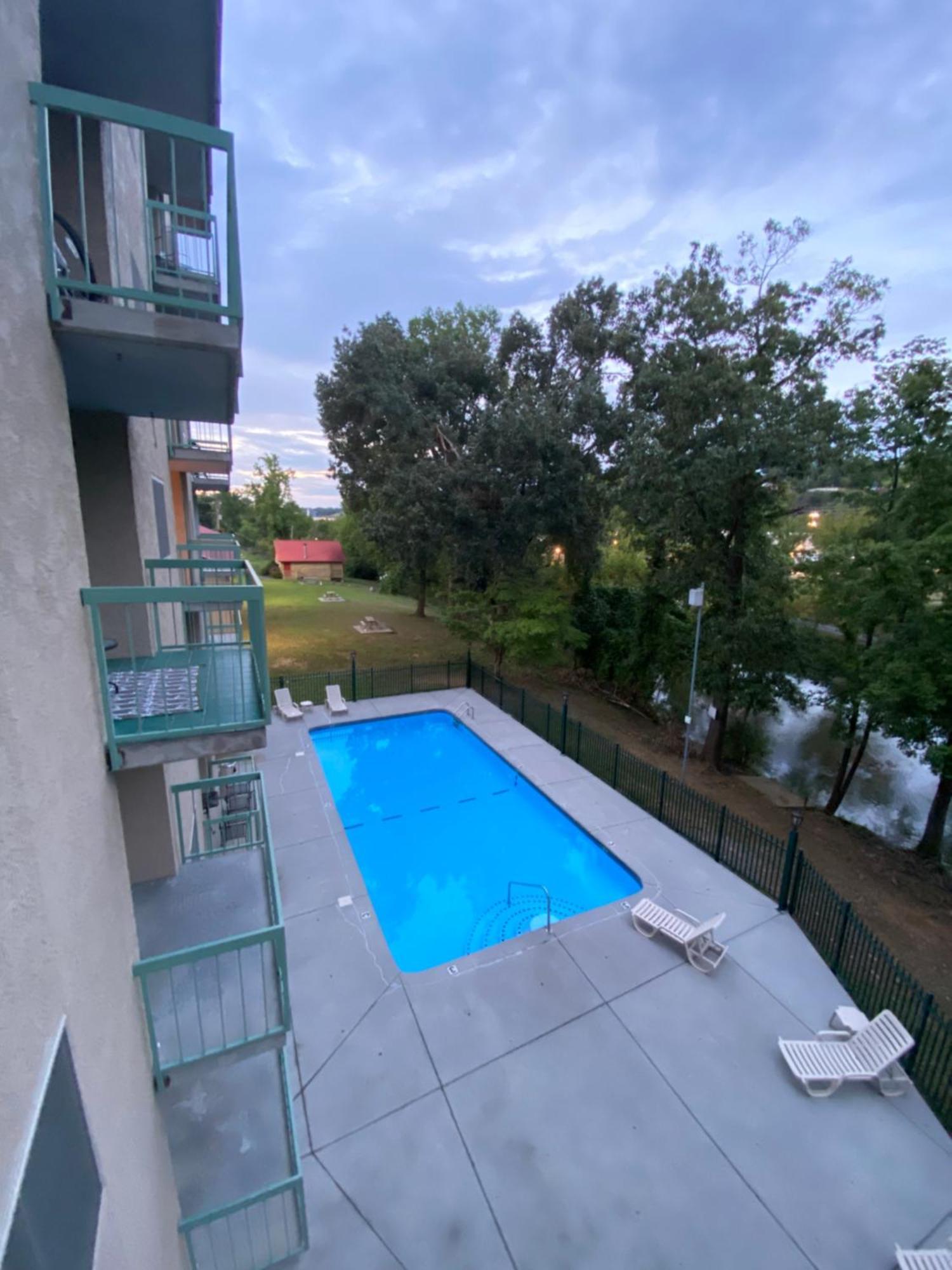 River Place Condos Riverside #309 1Bd 鸽子谷 外观 照片